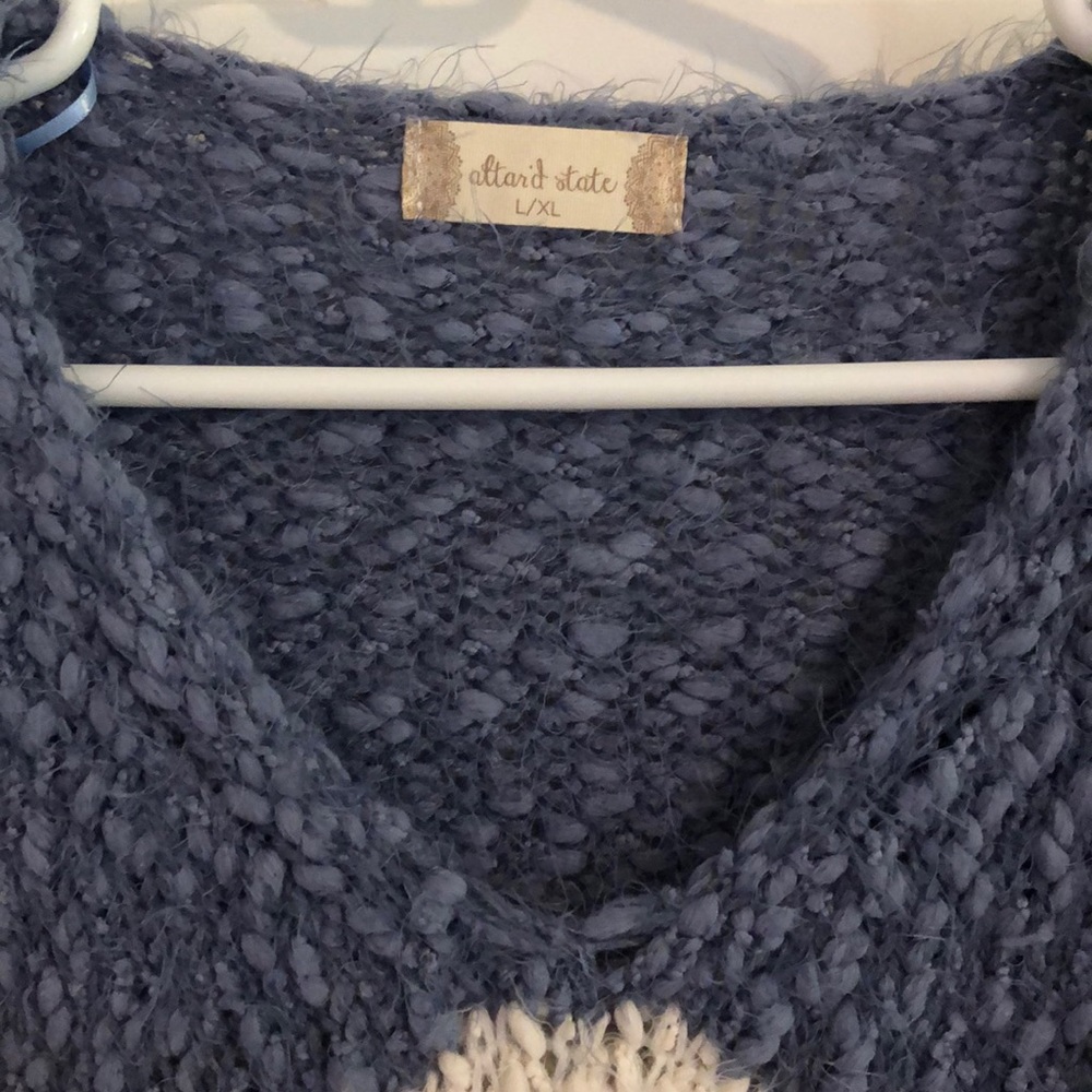 Fuzzy sweater - Picture 4 of 4